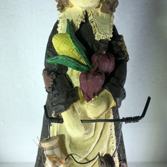 Vintage Pilgrim Woman - Autumn Accents - Picture 3 of 5